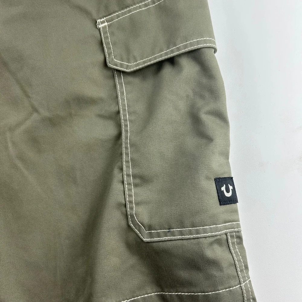 True Religion Mens 34 Kalamata Cargo Shorts Olive Green Contrast Stitch NEW Y2K